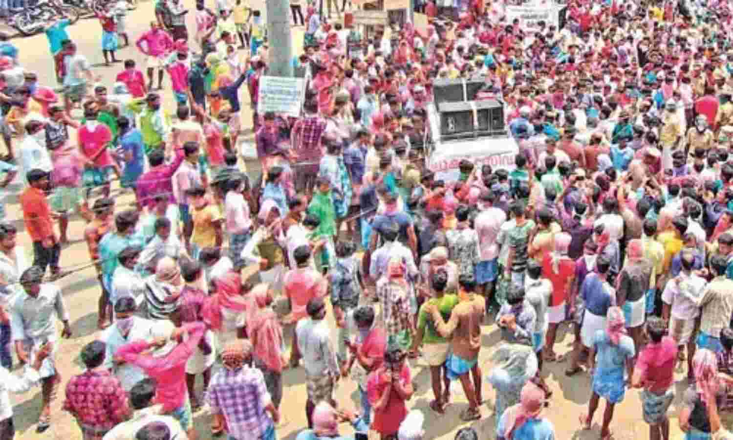 അതിഥി തൊഴിലാളികളുടെ മടക്കം: സംഘര്ഷങ്ങള് തടയാന് ഡിജിപിയുടെ നിര്ദേശം അതിഥി തൊഴിലാളികളുടെ മടക്കം: സംഘര്ഷങ്ങള് തടയാന് ഡിജിപിയുടെ നിര്ദേശം
