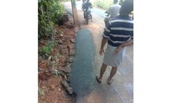 ടാര്‍ ചെയ്ത് ദിവസങ്ങള്‍ക്കുള്ളില്‍ റോഡ് തകര്‍ന്നു; നിര്‍മാണത്തില്‍ ഗുരുതര ക്രമക്കേടെന്ന് ആരോപണം