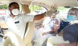 ടാക്‌സി വാഹനങ്ങളില്‍ ഫൈബര്‍ ക്ലിയര്‍ ഗ്ലാസ്; എറണാകളത്ത് സുരക്ഷിത യാത്ര ഒരുക്കി ജില്ലാ ഭരണകൂടം