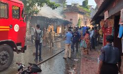 ശാ​സ്ത​മം​ഗ​ലത്ത് പ​ല​ച​ര​ക്ക് ക​ട​യി​ൽ തീ​പ്പി​ടി​ത്തം