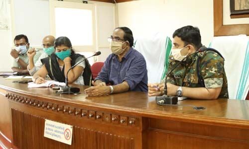 മടങ്ങാന് തയ്യാറായി എണ്ണായിരത്തോളം അതിഥി തൊഴിലാളികള്; ഔദ്യോഗിക അറിയിപ്പില്ലാതെ പുറത്തിറങ്ങരുതെന്ന് കോട്ടയം കലക്ടര് മടങ്ങാന് തയ്യാറായി എണ്ണായിരത്തോളം അതിഥി തൊഴിലാളികള്; ഔദ്യോഗിക അറിയിപ്പില്ലാതെ പുറത്തിറങ്ങരുതെന്ന് കോട്ടയം കലക്ടര്