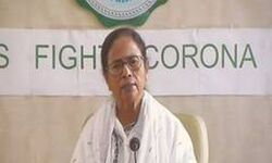 ഗവര്‍ണറുടെ പ്രയോഗങ്ങള്‍ കേട്ടുകേള്‍വിയില്ലാത്തത്; മുഖ്യമന്ത്രി രാഷ്ട്രീയം കളിക്കുകയാണെന്ന് ആരോപിച്ച ഗവര്‍ണര്‍ക്കെതിരേ മമതാ ബാനര്‍ജി