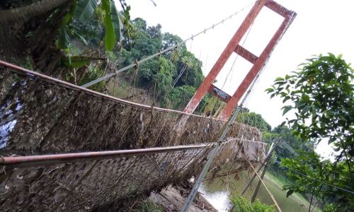 തൈക്കൂട്ടം തൂക്കുപാലം പുനര്‍നിര്‍മാണം വൈകുന്നു; നാട്ടുകാര്‍ ദുരിതത്തില്‍