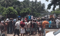 ഇതര സംസ്ഥാന തൊഴിലാളികള്‍ ദേശീയപാത ഉപരോധിച്ചു (വീഡിയോ)