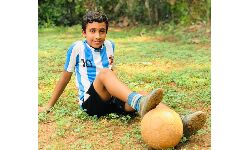 വൈറലാവുന്നു; മിഷാല്‍ അബുലൈസിന്റെ പന്തടക്കം