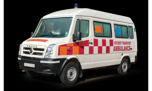 പെണ്‍കുട്ടിയെ തട്ടിക്കൊണ്ടുപോവാന്‍ ആംബുലന്‍സിലെത്തിയ സംഘം പിടിയില്‍