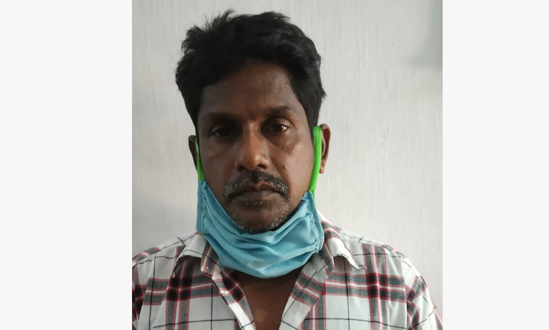 കോഴിക്കൂട്ടില് രഹസ്യ അറ; വ്യാജ ചാരായ വാഷ് പിടികൂടി കോഴിക്കൂട്ടില് രഹസ്യ അറ; വ്യാജ ചാരായ വാഷ് പിടികൂടി