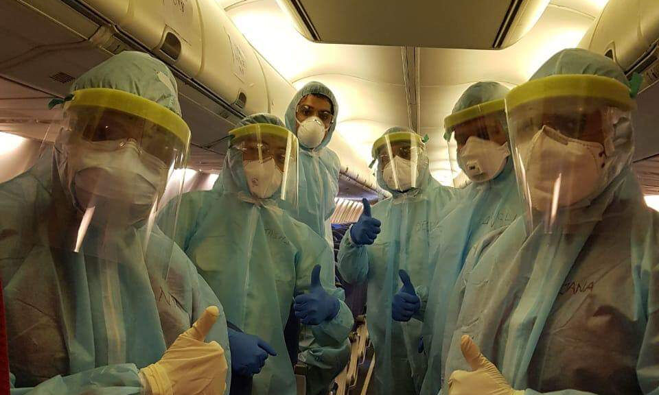 പ്രവാസികള് നാടണയാന് നിമിഷങ്ങള്; പ്രാര്ഥനയോടെ കേരളം പ്രവാസികള് നാടണയാന് നിമിഷങ്ങള്; പ്രാര്ഥനയോടെ കേരളം