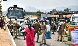 ലോക്ക് ഡൗണ്‍: ഇതരസംസ്ഥാനങ്ങളില്‍ നിന്നെത്തുന്നവര്‍ക്ക് പാസ് നല്‍കുന്നത് താല്‍ക്കാലികമായി നിര്‍ത്തി