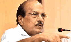 ഇതര സംസ്ഥാനങ്ങളില്‍ കുടുങ്ങി കിടക്കുന്ന മലയാളികളെ യുദ്ധകാല അടിസ്ഥാനത്തില്‍ നാട്ടിലെത്തിക്കണം: പി കെ കുഞ്ഞാലികുട്ടി