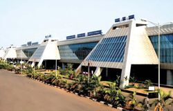 ഇന്നലെ റിയാദില് നിന്നെത്തിയ 152 പേരില് 114 പേരും ഹോം ക്വാറന്റൈനില്; നാലു പേര് ആശുപത്രിയില് ഇന്നലെ റിയാദില് നിന്നെത്തിയ 152 പേരില് 114 പേരും ഹോം ക്വാറന്റൈനില്; നാലു പേര് ആശുപത്രിയില്