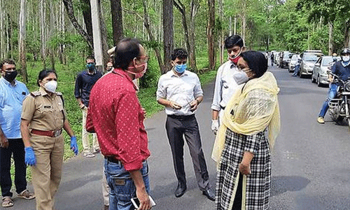 മുത്തങ്ങ അതിര്ത്തിയിലൂടെ ഇതുവരെ കടത്തിവിട്ടത് 2340 പേരെ; 227 പേരെ സര്ക്കാര് ക്വാറന്റൈനിലാക്കി മുത്തങ്ങ അതിര്ത്തിയിലൂടെ ഇതുവരെ കടത്തിവിട്ടത് 2340 പേരെ; 227 പേരെ സര്ക്കാര് ക്വാറന്റൈനിലാക്കി
