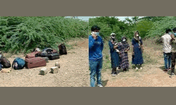 വാളയാര്‍ ചെക്‌പോസ്റ്റില്‍ മലയാളികള്‍ കുടുങ്ങി കിടക്കുന്നു; തിരികെ പോകാന്‍ അനുവദിക്കാതെ തമിഴ്‌നാടും