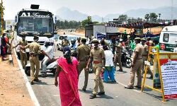 കേരളത്തിലേക്കുള്ള യാത്രാരേഖകളില്ലാത്ത മലയാളികളെ ഇനി തമിഴ്‌നാട്ടില്‍ തടയും