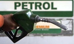 സൗദിയില്‍ പെട്രോള്‍ വില പകുതിയായി വെട്ടിക്കുറച്ചു; ലിറ്ററിന് 0.67 റിയാല്‍