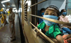 കൊവിഡ് 19: മലപ്പുറം ജില്ലയില്‍ നിന്ന് യുപിയിലേക്ക് അതിഥി തൊഴിലാളികളുടെ ആദ്യ സംഘം യാത്ര തിരിച്ചു