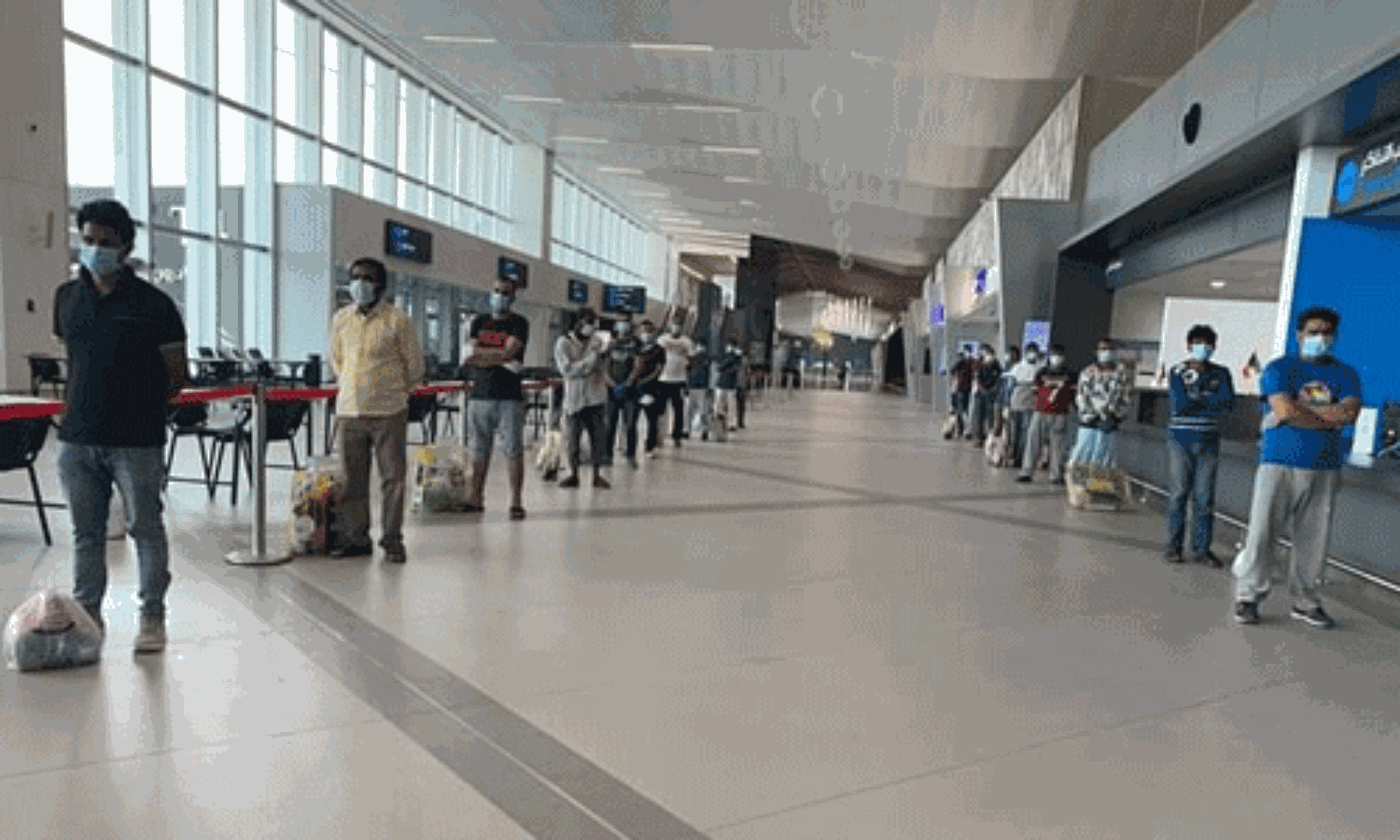 കുവൈത്തില് നാടുകടത്തല് കേന്ദ്രത്തില് കഴിഞ്ഞിരുന്ന ഇന്ത്യക്കാര് ഇന്ന് നാട്ടിലെത്തും കുവൈത്തില് നാടുകടത്തല് കേന്ദ്രത്തില് കഴിഞ്ഞിരുന്ന ഇന്ത്യക്കാര് ഇന്ന് നാട്ടിലെത്തും