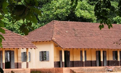 ലോക്ക് ഡൗണ്‍: പ്രവേശനത്തിനായി കുട്ടികളെ സ്‌കൂളില്‍ കൊണ്ടുവരേണ്ടതില്ല