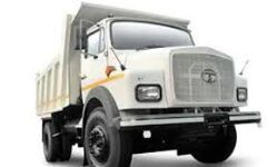 അനധികൃതമായി പാറ ഉൽപന്നങ്ങള്‍ കടത്തിയ അഞ്ചു ടിപ്പറുകള്‍ പിടിച്ചു