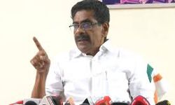 പരീക്ഷകള്‍ ആരോഗ്യവിദഗ്ധരുമായി ചര്‍ച്ചചെയ്ത് മതി: മുല്ലപ്പള്ളി