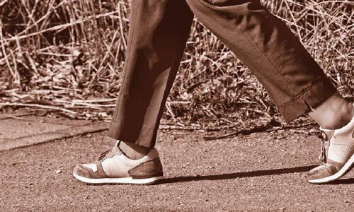 കൊവിഡ് 19: ചെന്നെയില്‍ നിന്ന് മംഗലാപുരത്തേക്ക് കാല്‍നടയാത്ര ചെയ്തയാളെ കോഴിക്കോട് ബീച്ച് ആശുപത്രിയില്‍ പ്രവേശിപ്പിച്ചു