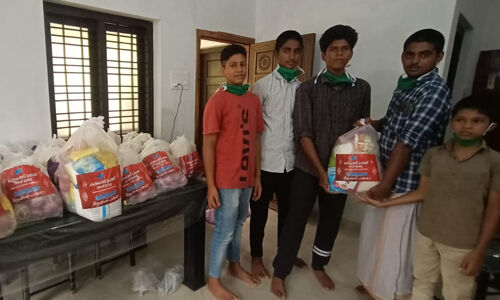 കാംപസ് ഫ്രണ്ട് പെരുന്നാള് കിറ്റുകള് വിതരണം ചെയ്തു കാംപസ് ഫ്രണ്ട് പെരുന്നാള് കിറ്റുകള് വിതരണം ചെയ്തു