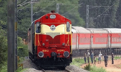 സംസ്ഥാനത്ത് ട്രെയിന് യാത്ര ആവാം; റിട്ടേണ് ടിക്കറ്റ് അടക്കം വരുന്നവര്ക്ക് ക്വാറന്റൈന് നിര്ബന്ധമല്ലെന്ന് മുഖ്യമന്ത്രി സംസ്ഥാനത്ത് ട്രെയിന് യാത്ര ആവാം; റിട്ടേണ് ടിക്കറ്റ് അടക്കം വരുന്നവര്ക്ക് ക്വാറന്റൈന് നിര്ബന്ധമല്ലെന്ന് മുഖ്യമന്ത്രി
