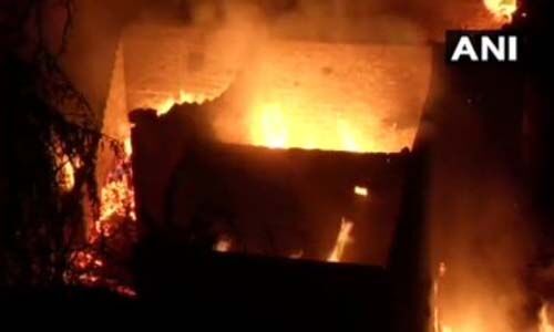 ഡല്‍ഹിയിലെ കീര്‍ത്തി നഗറില്‍ വന്‍തീപ്പിടിത്തം; ആളപായമില്ല