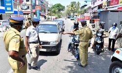 പോലിസ് മഴക്കോട്ട് പിപിഇ കിറ്റായി മാറ്റും; ഭാരം കുറഞ്ഞ ഫെയ്സ് ഷീല്ഡുകള് ലഭ്യമാക്കി പോലിസ് മഴക്കോട്ട് പിപിഇ കിറ്റായി മാറ്റും; ഭാരം കുറഞ്ഞ ഫെയ്സ് ഷീല്ഡുകള് ലഭ്യമാക്കി