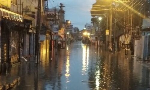 ഓടയിൽ മാലിന്യം തള്ളുന്നത് വെള്ളക്കെട്ടിന് പ്രധാന കാരണം: ജില്ലാ കലക്ടർ