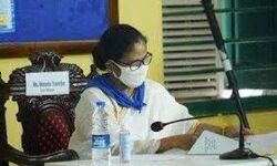 ബംഗാളിലേക്ക് പ്രത്യേക ശ്രാമിക് ട്രെയിനുകള്‍ അയക്കരുത്: മമതാ ബാനര്‍ജി