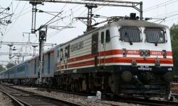 ബംഗളൂരുവില് നിന്ന് പ്രത്യേക ട്രയിന്: 33 മലപ്പുറം സ്വദേശികള് തിരിച്ചെത്തി ബംഗളൂരുവില് നിന്ന് പ്രത്യേക ട്രയിന്: 33 മലപ്പുറം സ്വദേശികള് തിരിച്ചെത്തി