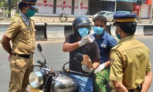 മാസ്ക് ധരിക്കാത്തതിന് ഞായറാഴ്ച മാത്രം 4,228 കേസ്; ലോക്ക് ഡൗണ് ലംഘിച്ചതിന് 726 അറസ്റ്റ്, പിടിച്ചെടുത്തത് 327 വാഹനങ്ങള് മാസ്ക് ധരിക്കാത്തതിന് ഞായറാഴ്ച മാത്രം 4,228 കേസ്; ലോക്ക് ഡൗണ് ലംഘിച്ചതിന് 726 അറസ്റ്റ്, പിടിച്ചെടുത്തത് 327 വാഹനങ്ങള്