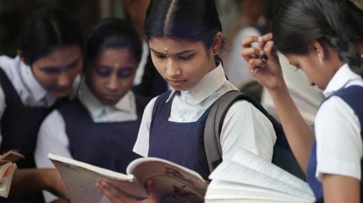 എസ്എസ്എല്സി, പ്ലസ്ടു പരീക്ഷ: വാഹനങ്ങളുടെ സഞ്ചാരം തടസപ്പെടാതിരിക്കാന് നടപടി എസ്എസ്എല്സി, പ്ലസ്ടു പരീക്ഷ: വാഹനങ്ങളുടെ സഞ്ചാരം തടസപ്പെടാതിരിക്കാന് നടപടി