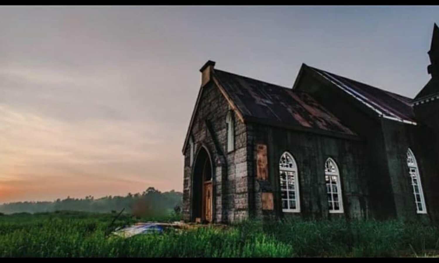മിന്നല് മുരളി സിനിമയുടെ സെറ്റ് തകര്ത്ത സംഭവം: ഒരാള് പിടിയില്; അന്വേഷണത്തിന് പ്രത്യേക സംഘം മിന്നല് മുരളി സിനിമയുടെ സെറ്റ് തകര്ത്ത സംഭവം: ഒരാള് പിടിയില്; അന്വേഷണത്തിന് പ്രത്യേക സംഘം