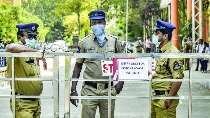 രോഗവ്യാപനമുള്ള പ്രദേശത്തുനിന്നും വരുന്നവരെ കരുതലോടെ സ്വീകരിക്കും: മുഖ്യമന്ത്രി