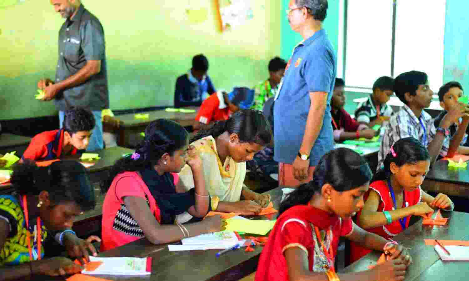 ആരോഗ്യ ജാഗ്രത പാലിച്ച് നിലമ്പൂരിലെ 39 ആദിവാസി കുട്ടികള് പരീക്ഷയെഴുതി ആരോഗ്യ ജാഗ്രത പാലിച്ച് നിലമ്പൂരിലെ 39 ആദിവാസി കുട്ടികള് പരീക്ഷയെഴുതി