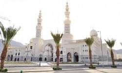 സൗദി: പള്ളികള്‍ ഞായറാഴ്ച മുതല്‍ തുറക്കും: നമസ്‌കാരം രണ്ട് മീറ്റര്‍ അകലം പാലിച്ചായിരിക്കണമെന്നും മന്ത്രാലയം