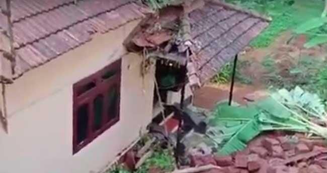 നിരീക്ഷണത്തിൽ കഴിഞ്ഞയാളുടെ വീടാക്രമിച്ച കേസിൽ ഒരാൾ അറസ്റ്റിൽ നിരീക്ഷണത്തിൽ കഴിഞ്ഞയാളുടെ വീടാക്രമിച്ച കേസിൽ ഒരാൾ അറസ്റ്റിൽ