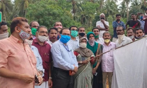 ലോക്ക് ഡൗണ് ലംഘിച്ച് ഉദ്ഘാടനം; പരപ്പനങ്ങാടി മുനിസിപ്പില് അധികൃതര്ക്കെതിരേ കേസ് ലോക്ക് ഡൗണ് ലംഘിച്ച് ഉദ്ഘാടനം; പരപ്പനങ്ങാടി മുനിസിപ്പില് അധികൃതര്ക്കെതിരേ കേസ്