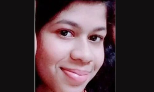 കൊവിഡ് സ്ഥിരീകരിച്ചതിനെത്തുടര്ന്ന് ആത്മഹത്യയ്ക്ക് ശ്രമിച്ച മലയാളി നഴ്സ് മരിച്ചു കൊവിഡ് സ്ഥിരീകരിച്ചതിനെത്തുടര്ന്ന് ആത്മഹത്യയ്ക്ക് ശ്രമിച്ച മലയാളി നഴ്സ് മരിച്ചു