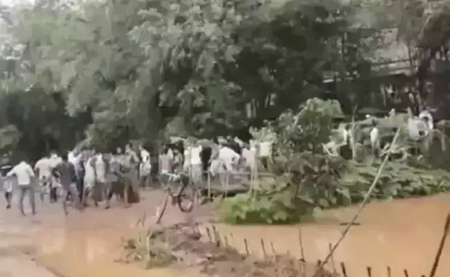 ഉരുള്പൊട്ടല്: അസമില് 20 മരണം; നിരവധി പേര്ക്ക് പരിക്ക് ഉരുള്പൊട്ടല്: അസമില് 20 മരണം; നിരവധി പേര്ക്ക് പരിക്ക്