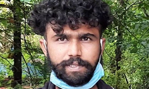 കഞ്ചാവ് ബാഗുമായി ഓടിയ യുവാവിനെ പോലീസ് ഒടിച്ചിട്ട് പിടിച്ചു കഞ്ചാവ് ബാഗുമായി ഓടിയ യുവാവിനെ പോലീസ് ഒടിച്ചിട്ട് പിടിച്ചു