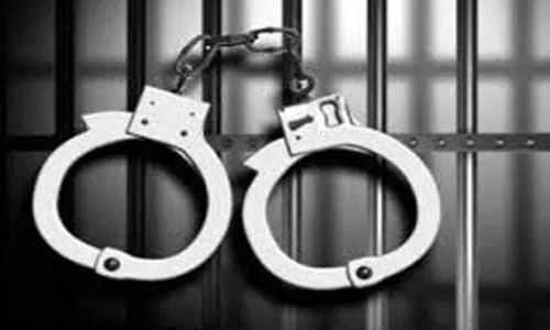 അങ്ങാടിപ്പുറത്ത് ഗൃഹനാഥനെയും കുടുംബത്തെയും ആക്രമിച്ച കേസില്‍ അഞ്ചു പേര്‍ അറസ്റ്റില്‍