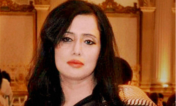 പാക് മാധ്യമപ്രവര്ത്തക മെഹര് തരാറിനു കൊവിഡ് പാക് മാധ്യമപ്രവര്ത്തക മെഹര് തരാറിനു കൊവിഡ്