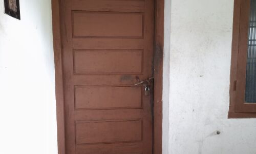 പട്ടാപ്പകല്‍ വീട് കുത്തിത്തുറന്ന് കവര്‍ച്ച;  എട്ടു പവനോളം സ്വര്‍ണാഭരണങ്ങള്‍ മോഷണം പോയി