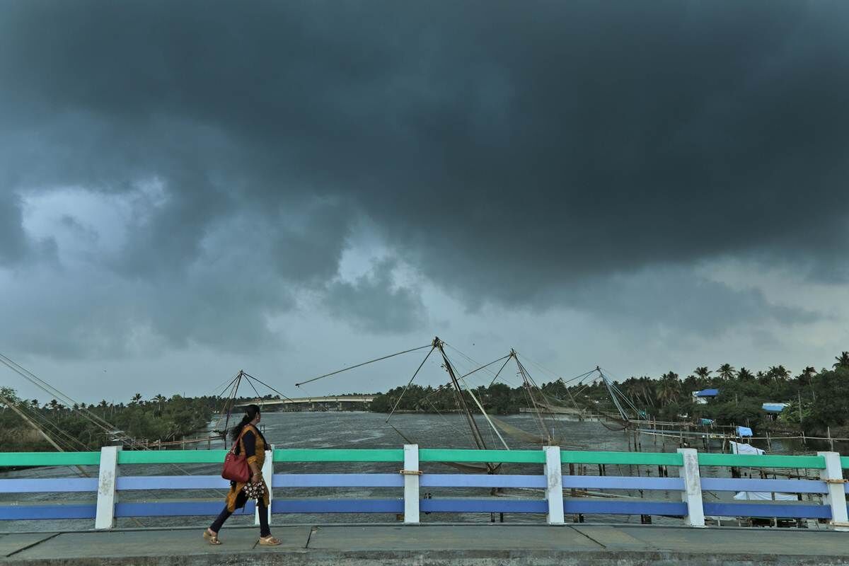 കേരളത്തില്‍ ശക്തമായ മഴക്ക് സാധ്യത: വിവിധ ജില്ലകളില്‍ യെല്ലോ അലര്‍ട്ട്