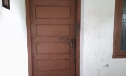 പട്ടാപ്പകല്‍ വീട് കുത്തിത്തുറന്ന് കവര്‍ച്ച;  എട്ടു പവനോളം സ്വര്‍ണാഭരണങ്ങള്‍ മോഷണം പോയി