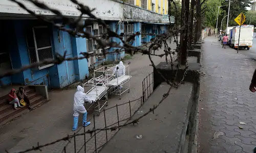 മുംബൈയില് പുതുതായി 1,015 കൊവിഡ് രോഗികള്; 24 മണിക്കൂറിനുള്ളില് മരിച്ചത് 58 പേര് മുംബൈയില് പുതുതായി 1,015 കൊവിഡ് രോഗികള്; 24 മണിക്കൂറിനുള്ളില് മരിച്ചത് 58 പേര്