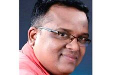 ആശങ്കകള് പരിഹരിച്ചു: ഡിന്നി ചാക്കോയുടെ മൃതദേഹം സംസ്ക്കരിച്ചു ആശങ്കകള് പരിഹരിച്ചു: ഡിന്നി ചാക്കോയുടെ മൃതദേഹം സംസ്ക്കരിച്ചു